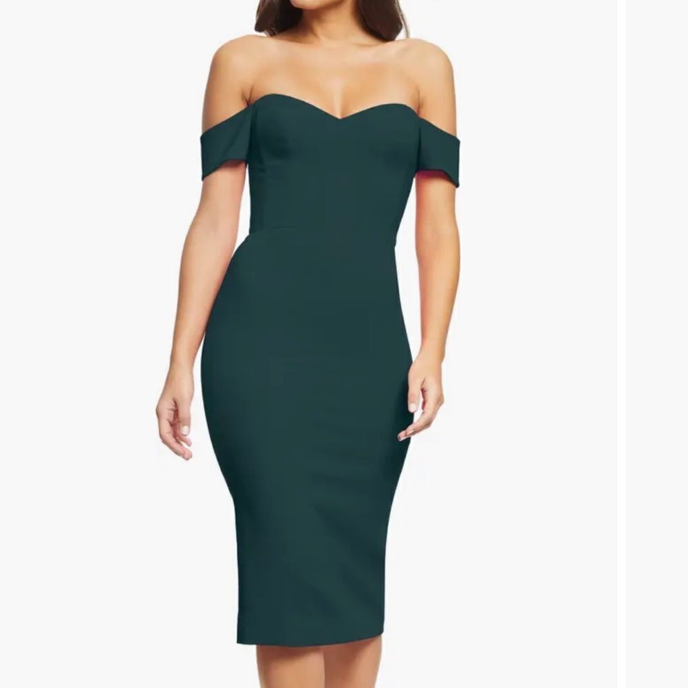 Dress the Population Bailey Off the Shoulder Dress
Side tag only-kk14